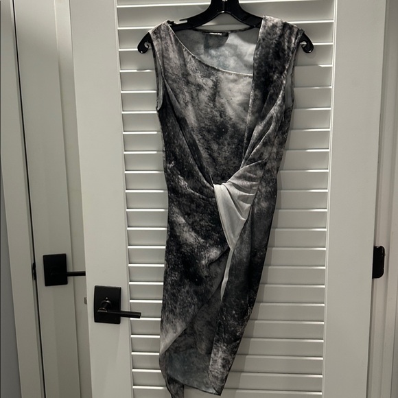 Kimberly‎ Ovitz Asymmetrical Black and Gray Dress - Picture 4 of 5